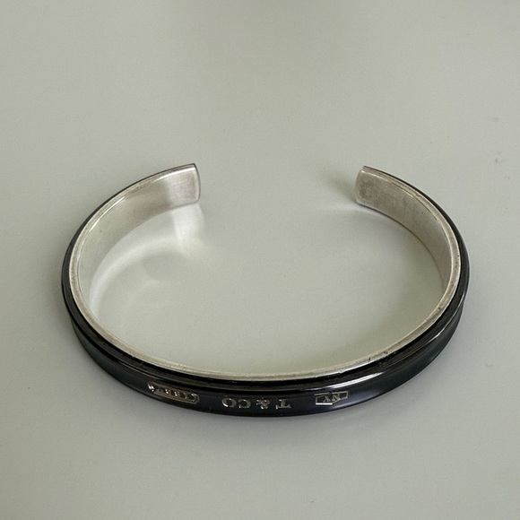 Tiffany & Co. Men's Silver and Black Cuff - Picture 6 of 8